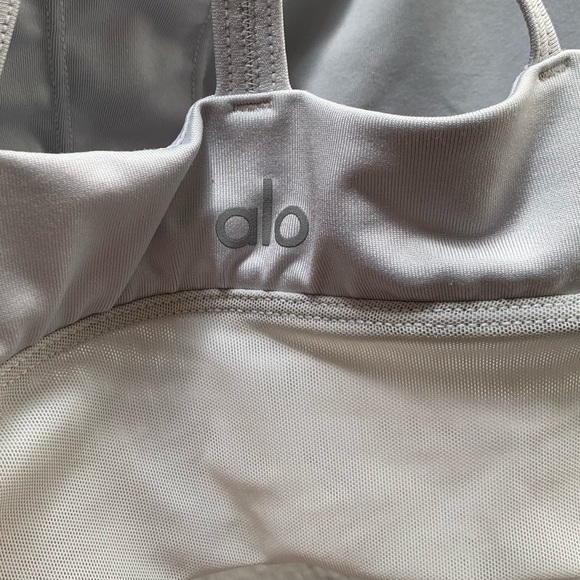 ALO YOGA Lavish light grey mesh Strappy back sexy longline sports bra Sz M - Picture 10 of 12